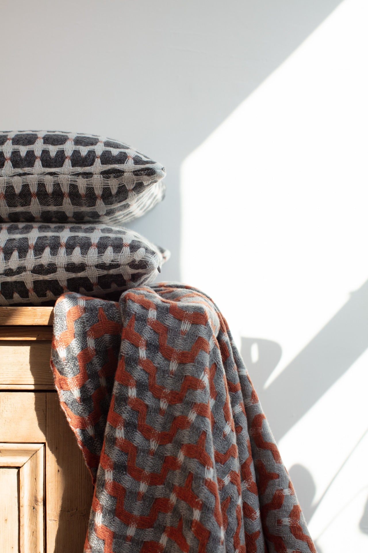 ASH DOUBLECLOTH CUSHION