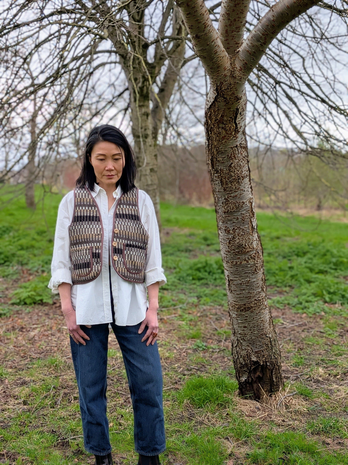FELIX QUILTED WAISTCOAT IN COCOA