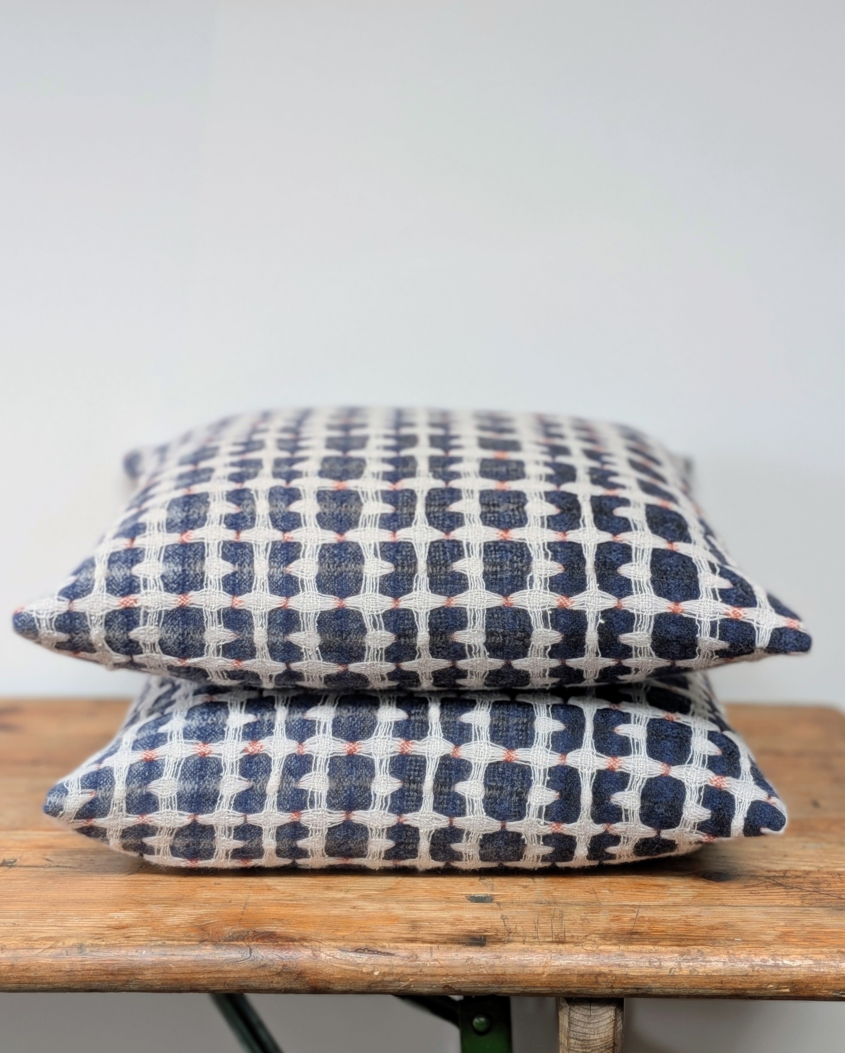 DENIM CREPE DOUBLEWEAVE CUSHION