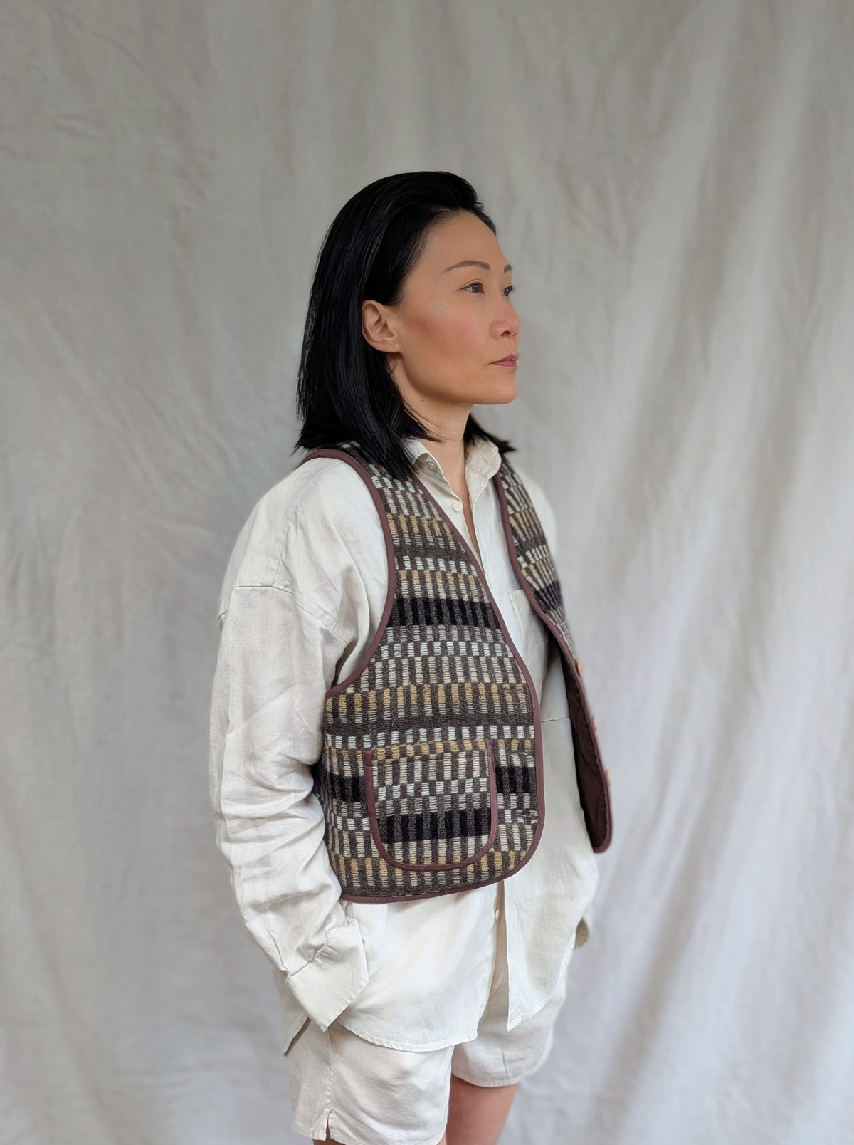 FELIX QUILTED WAISTCOAT IN COCOA