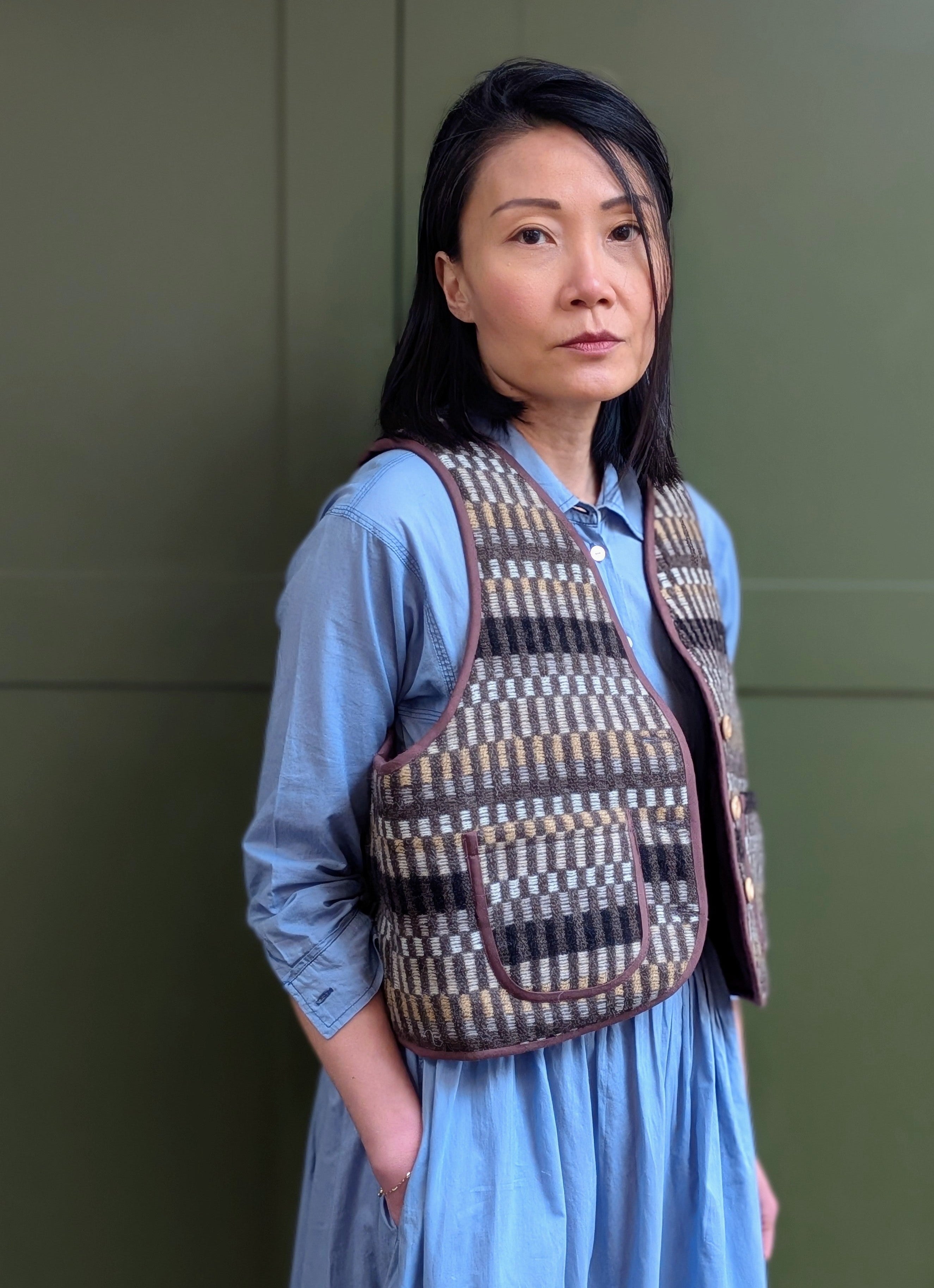 FELIX QUILTED WAISTCOAT IN COCOA