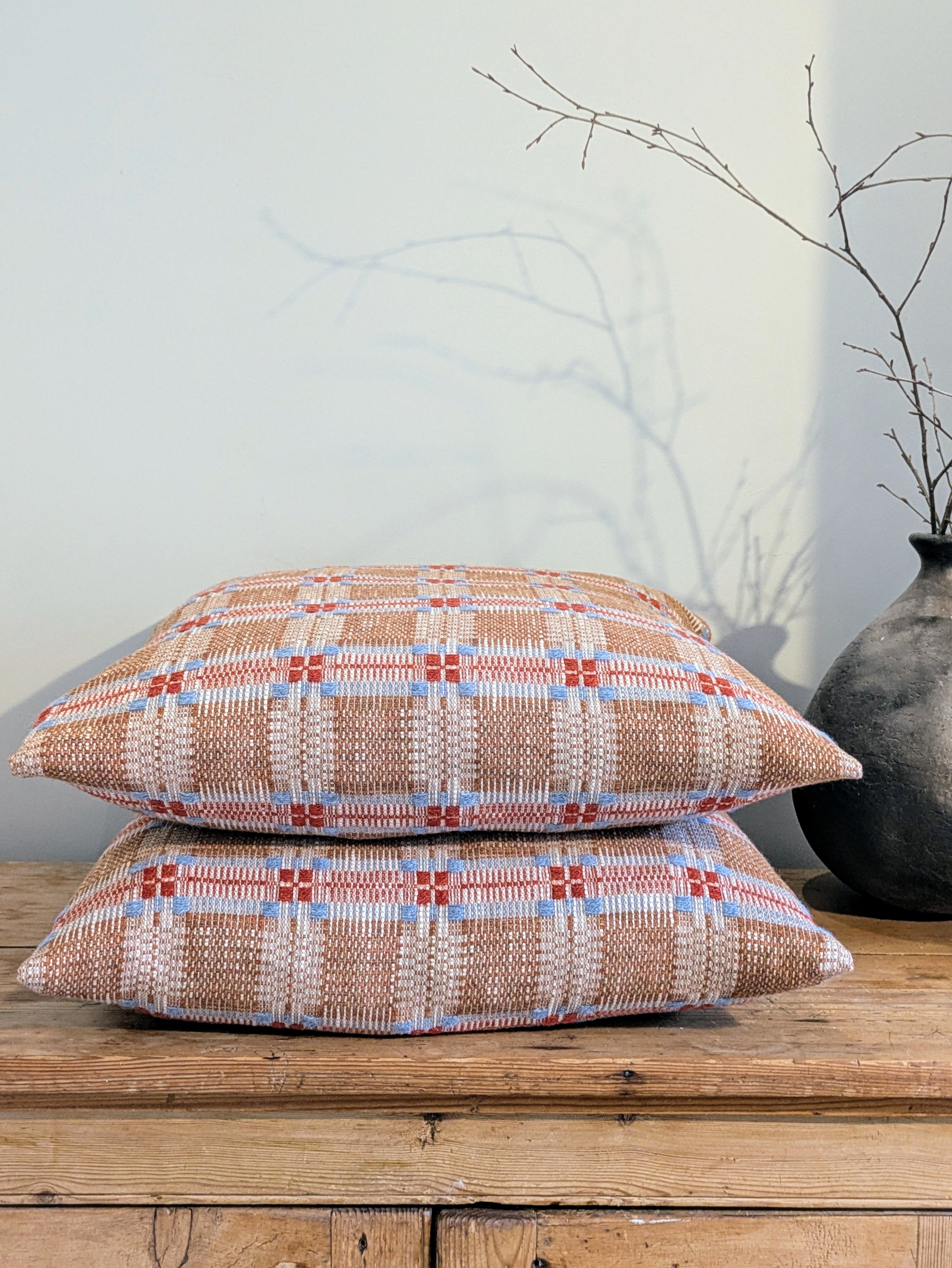 GOLDIE OVERSHOT CUSHION