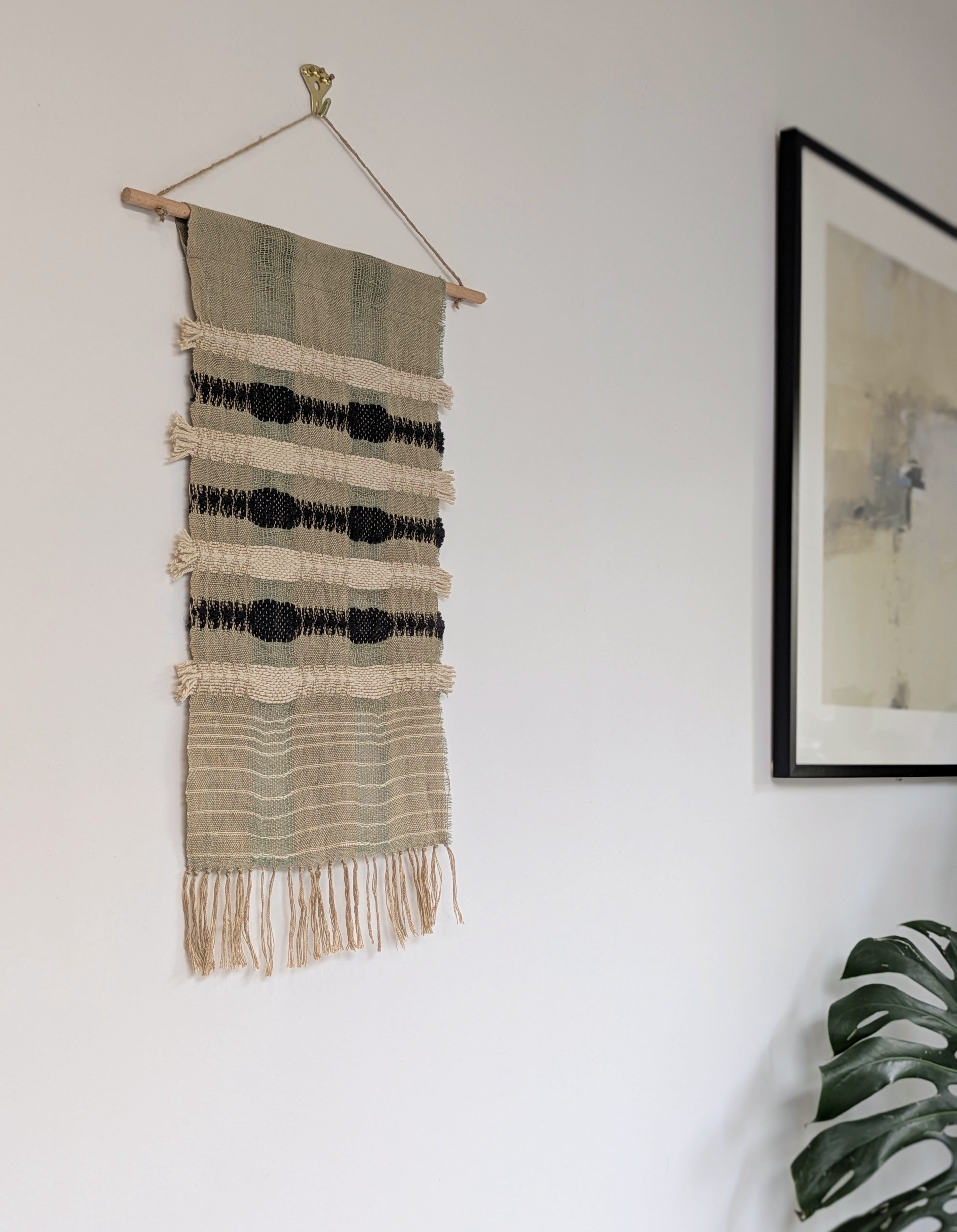 DAISY WALL HANGING