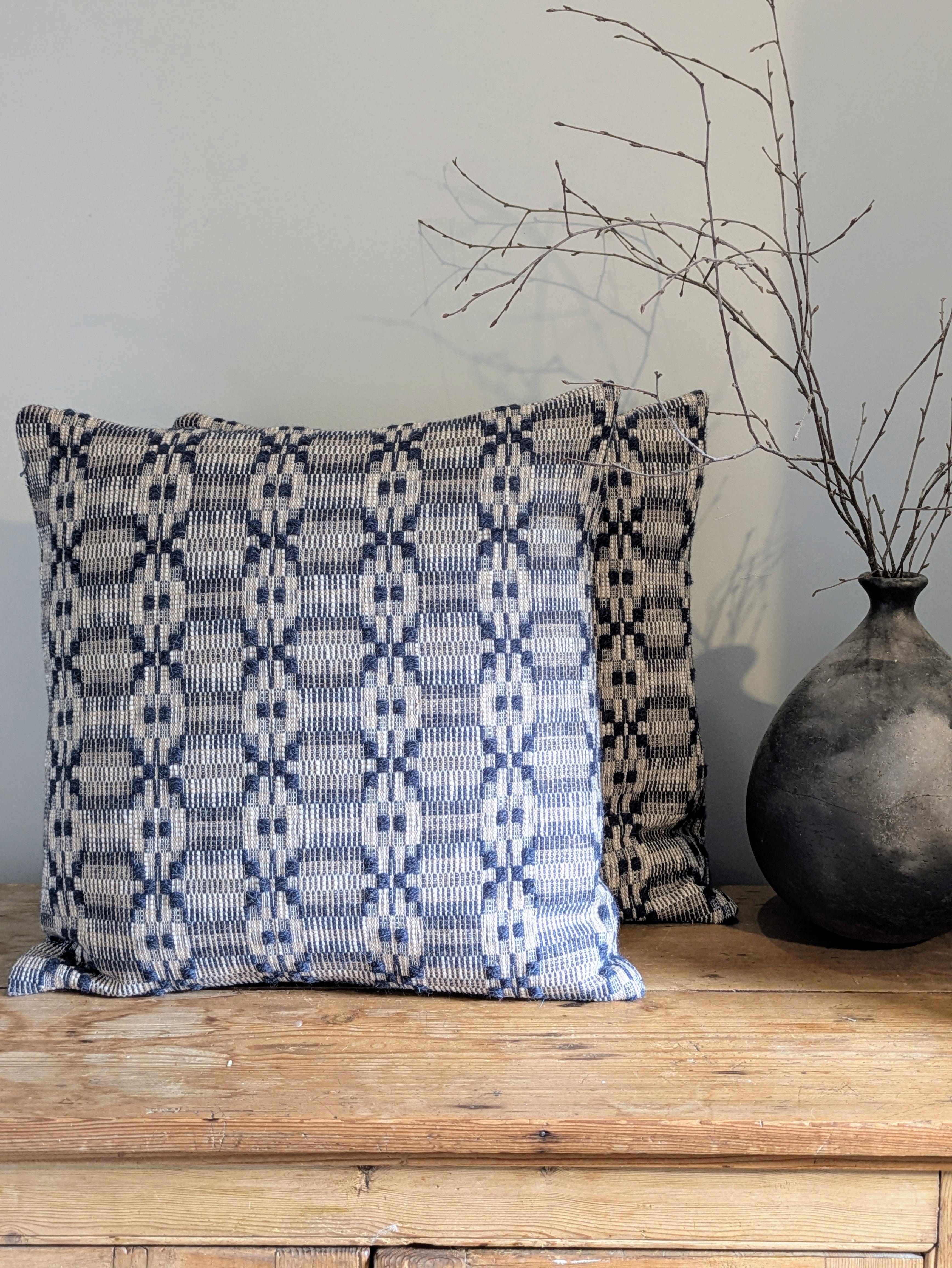 MARINO OVERSHOT CUSHION