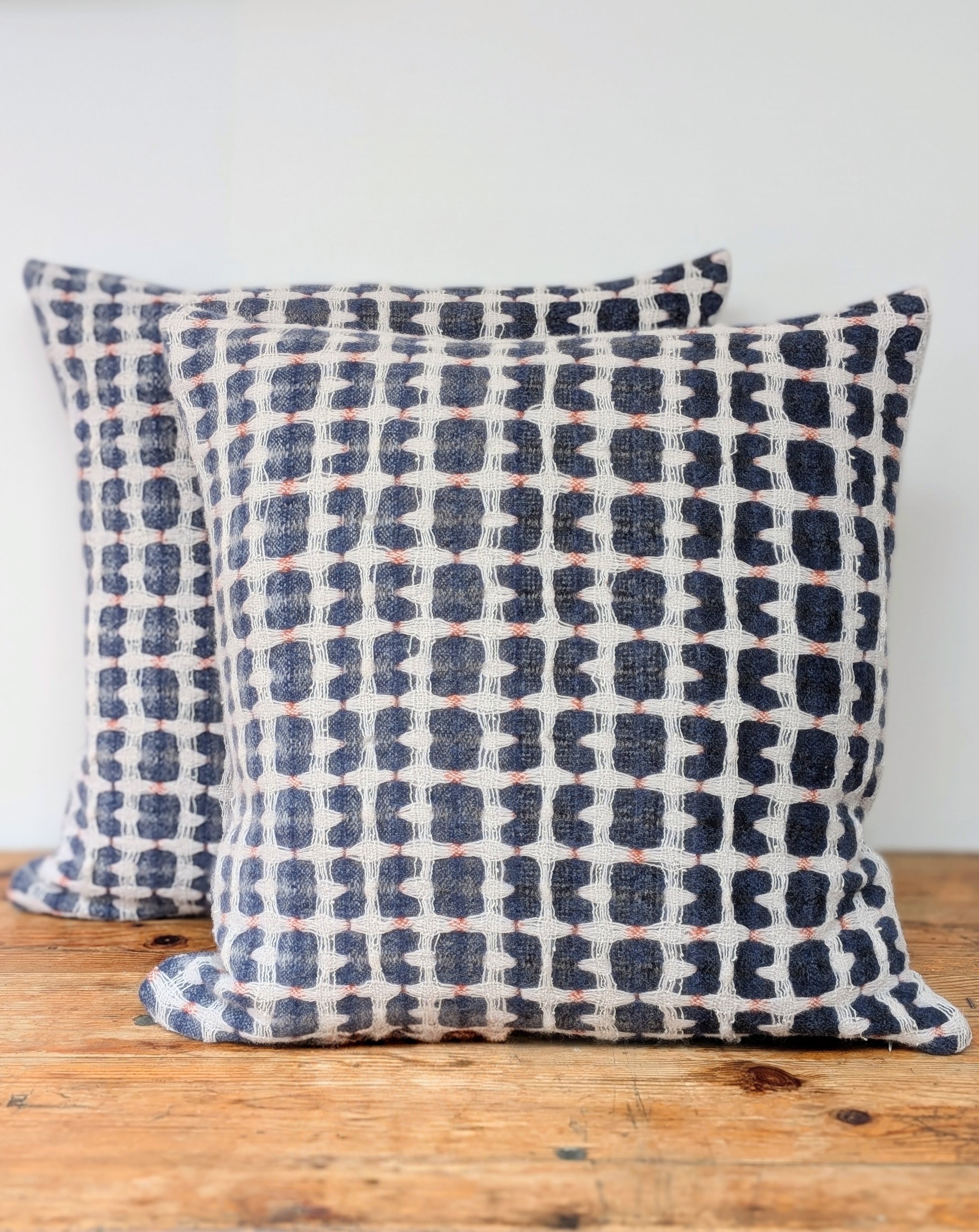 DENIM CREPE DOUBLEWEAVE CUSHION