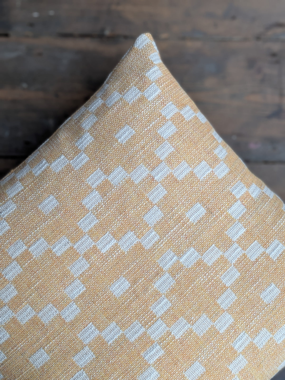 MABLI CUSHION IN MARIGOLD