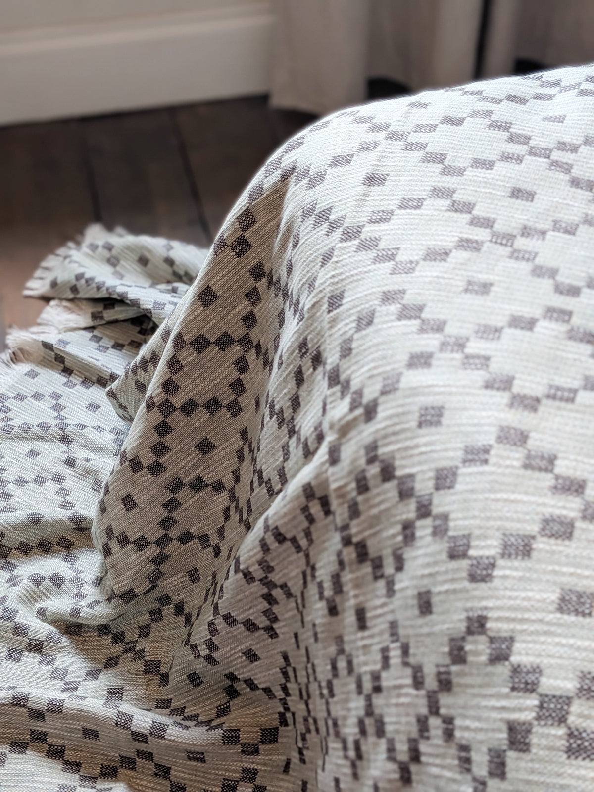 MABLI DOUBLECLOTH THROW IN CHESTNUT