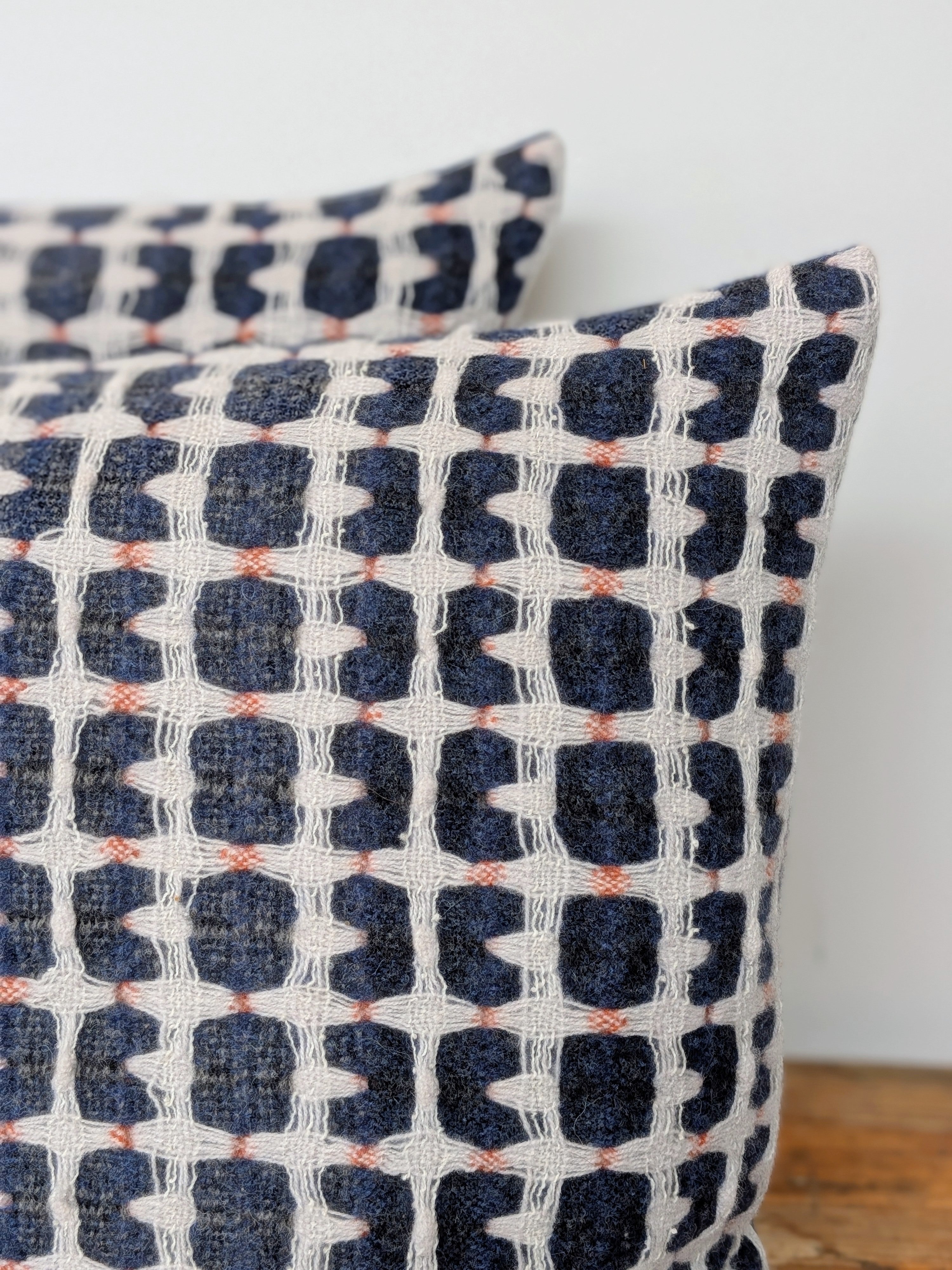 DENIM CREPE DOUBLEWEAVE CUSHION