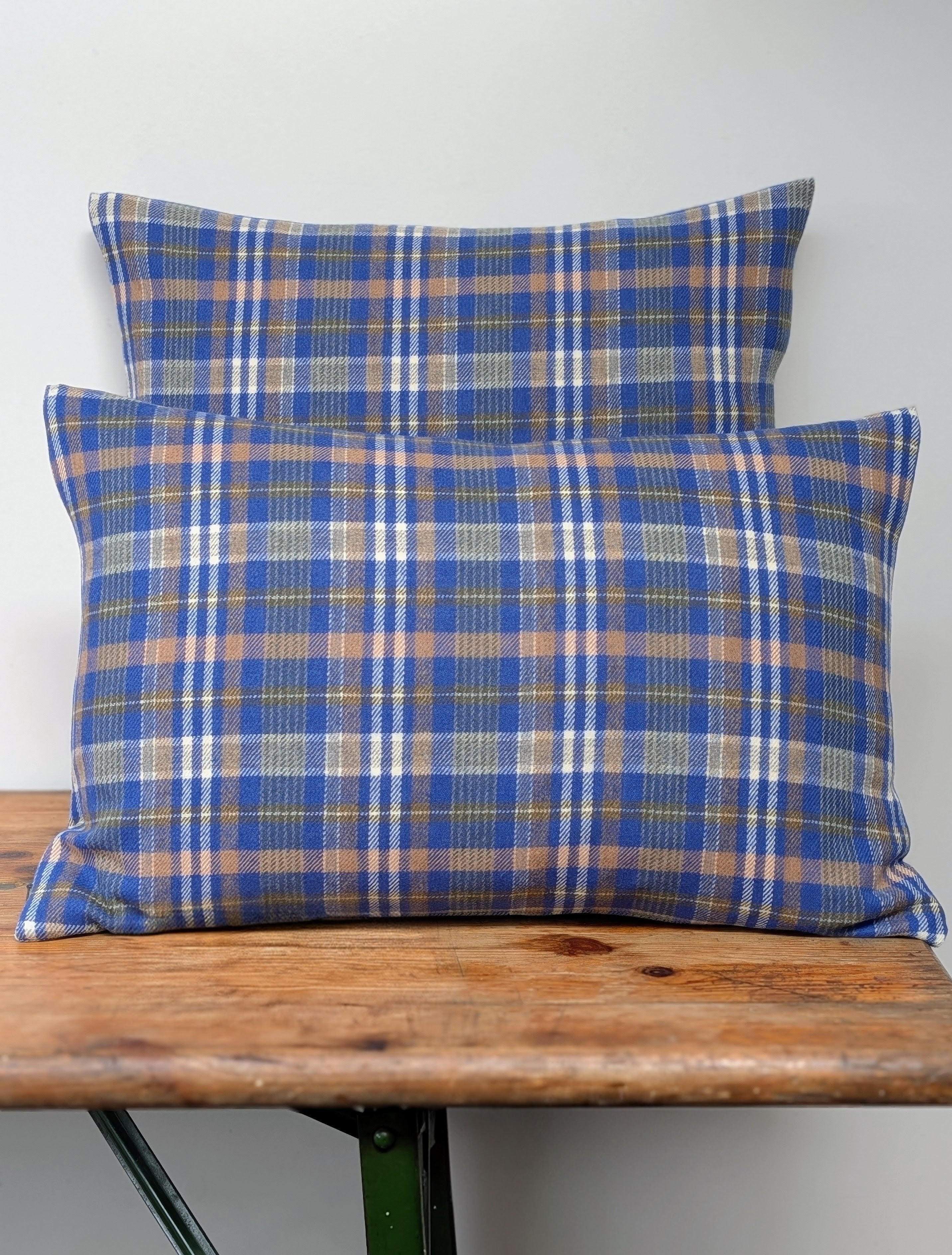 NAYA CHECK CUSHION