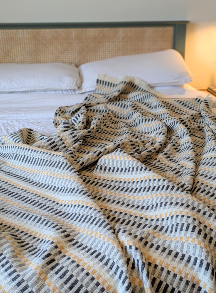 FELIX THROW IN SUNSHINE