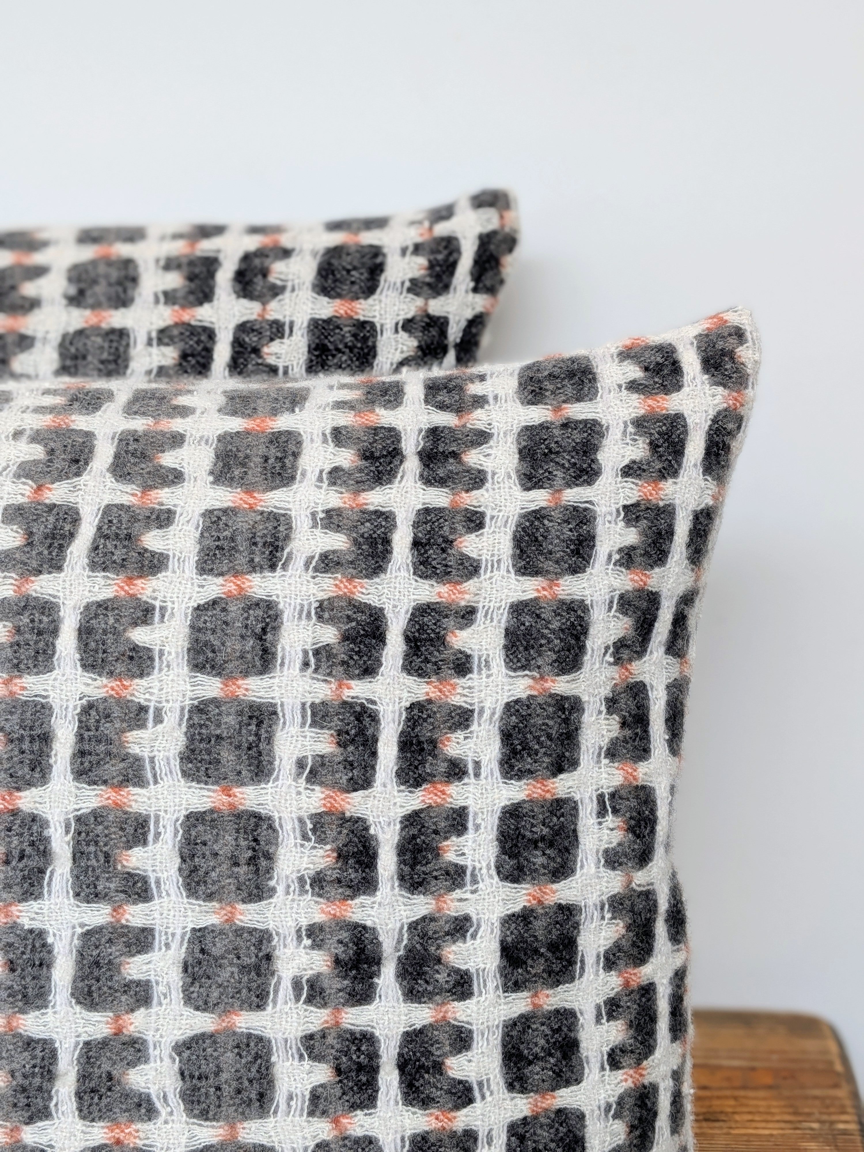 ASH CREPE DOUBLEWEAVE CUSHION
