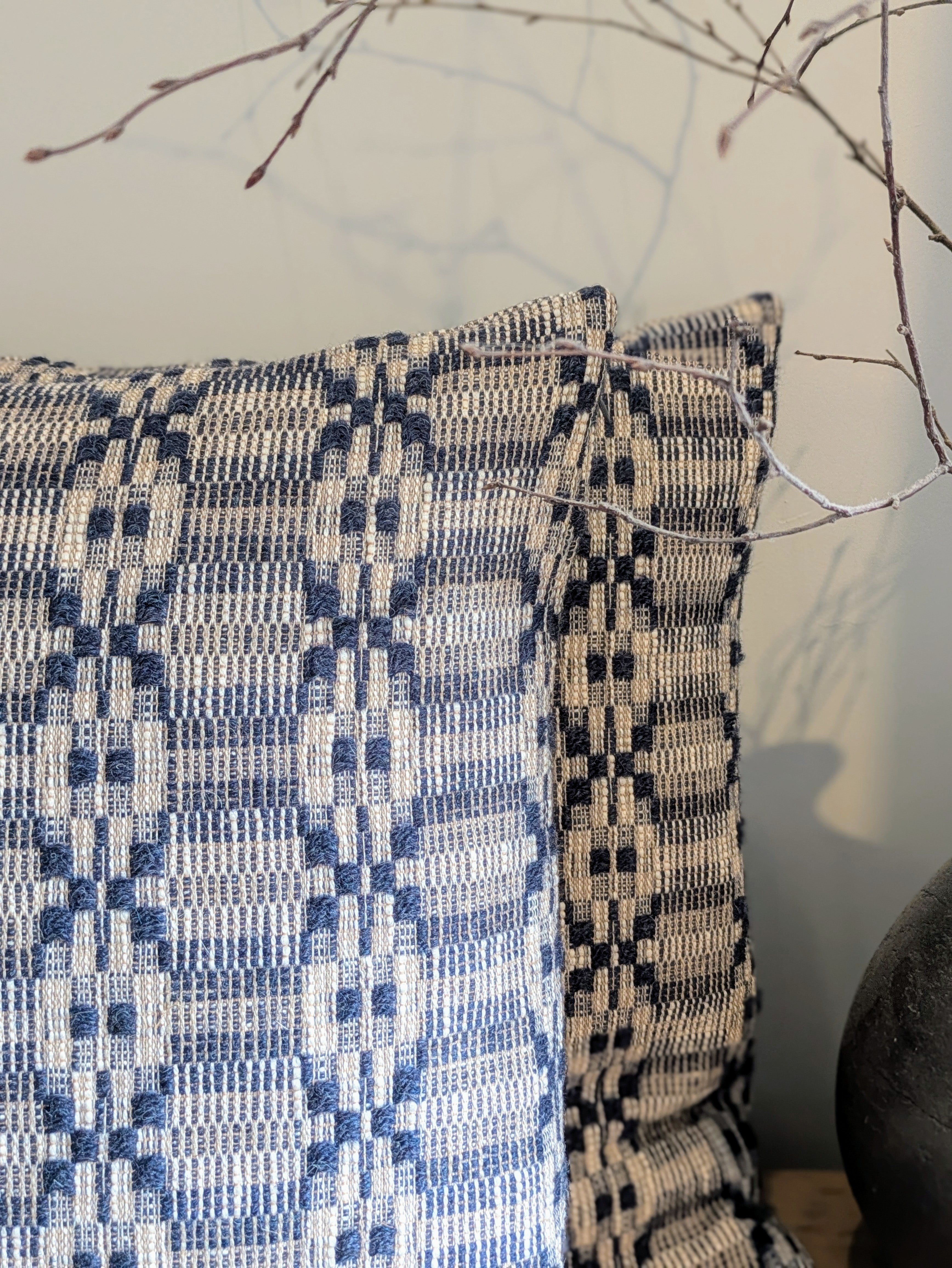 MARINO OVERSHOT CUSHION
