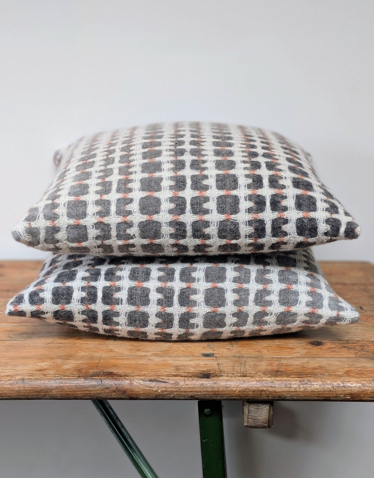 ASH CREPE DOUBLEWEAVE CUSHION