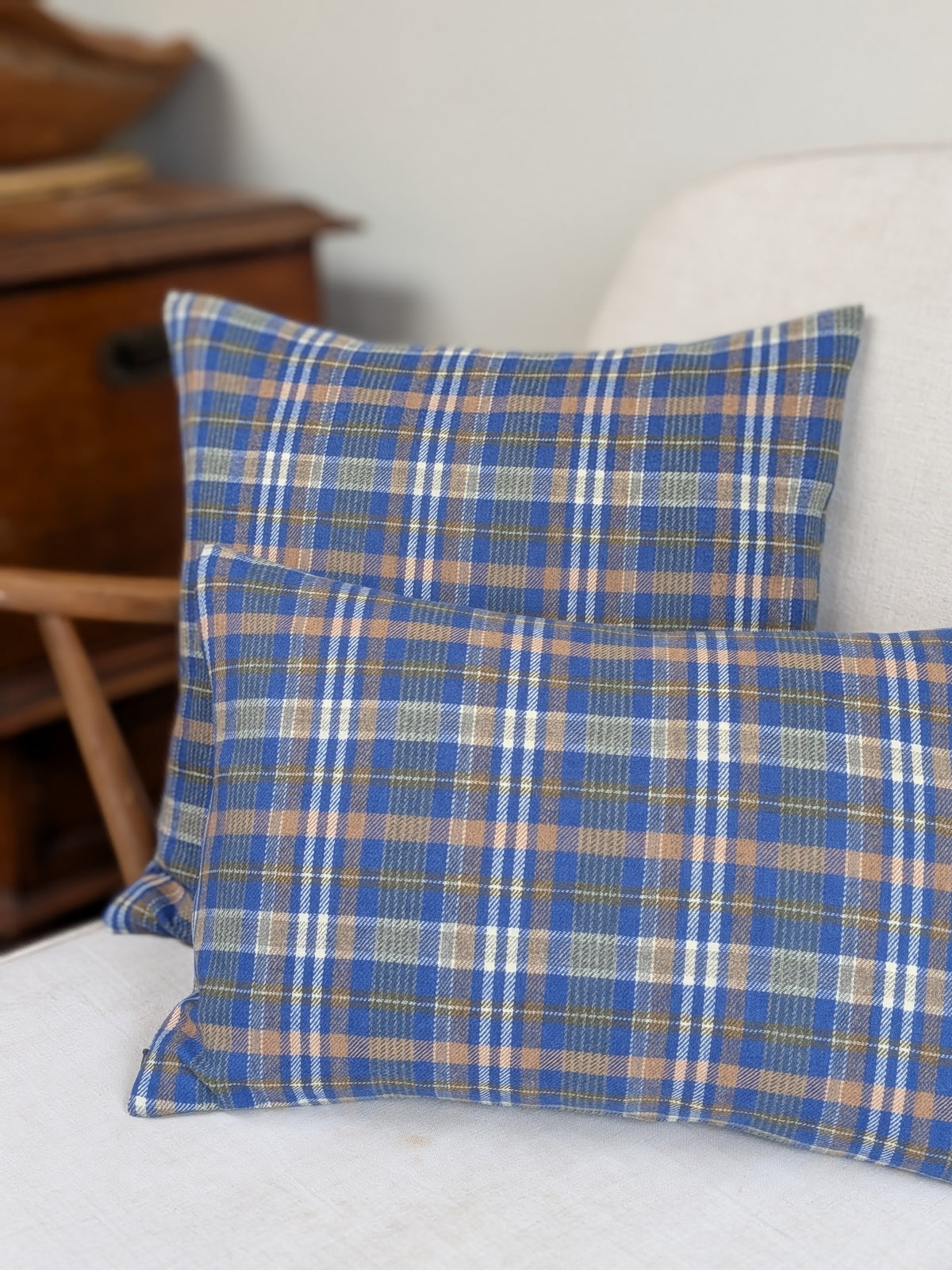 NAYA CHECK CUSHION
