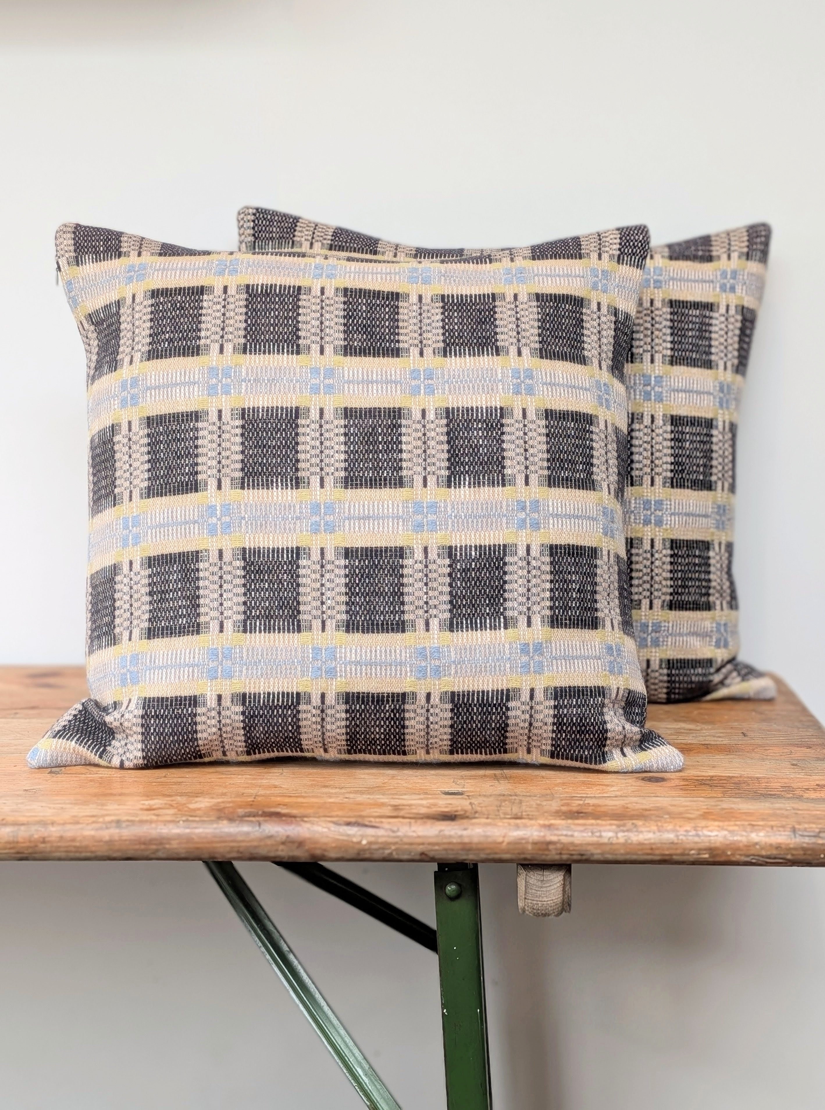SCOTTY OVERSHOT CUSHION