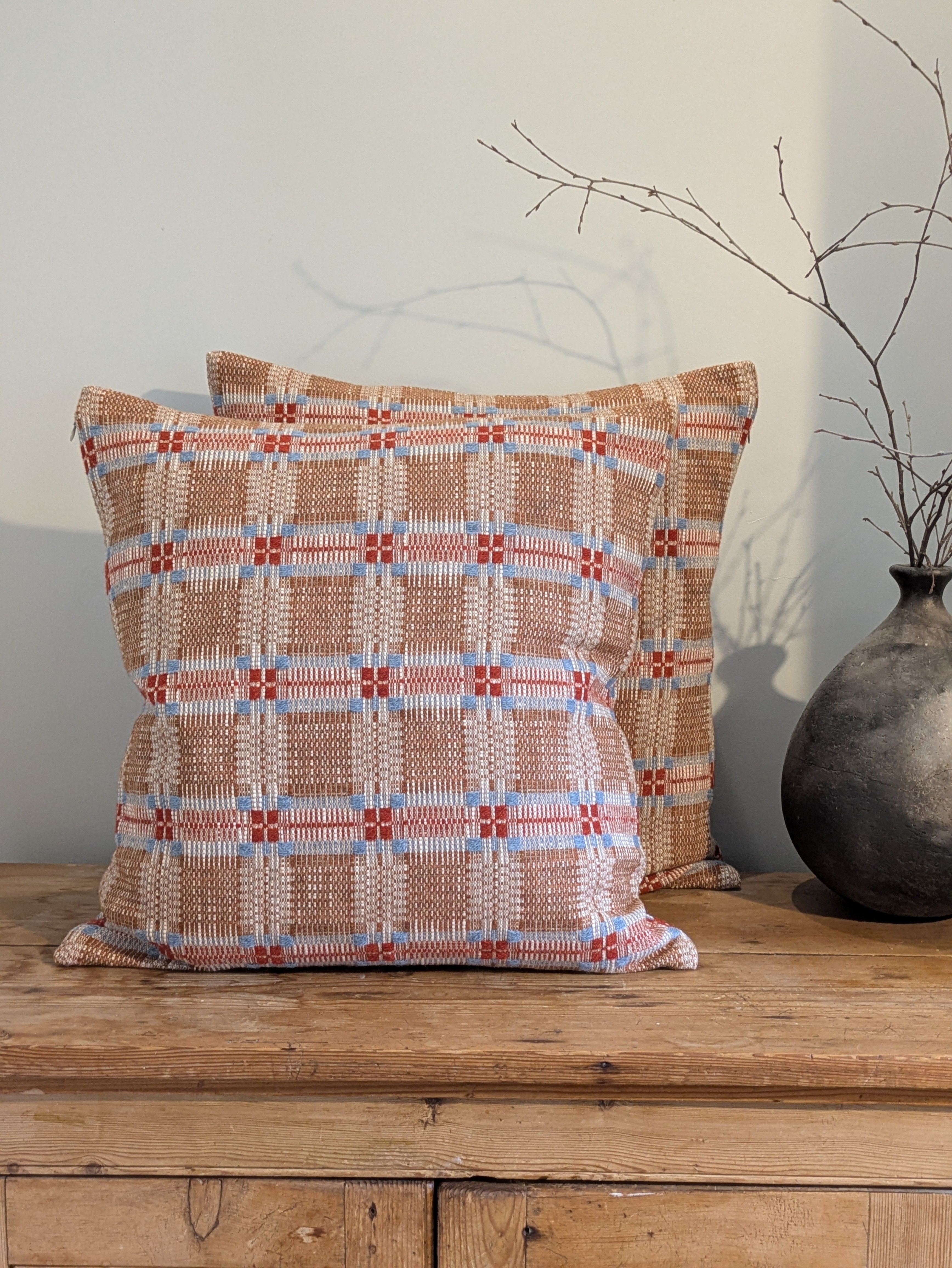GOLDIE OVERSHOT CUSHION