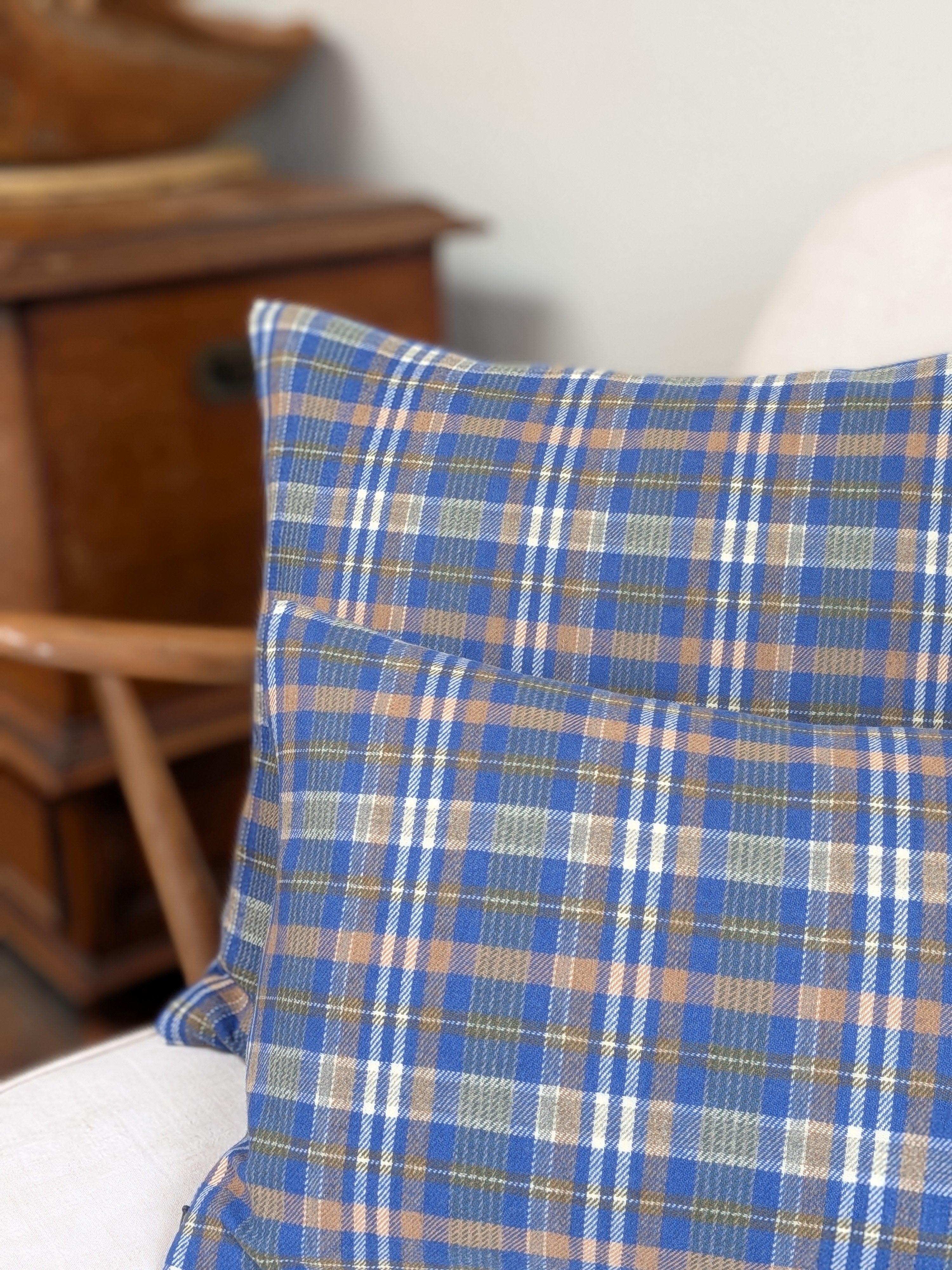 NAYA CHECK CUSHION