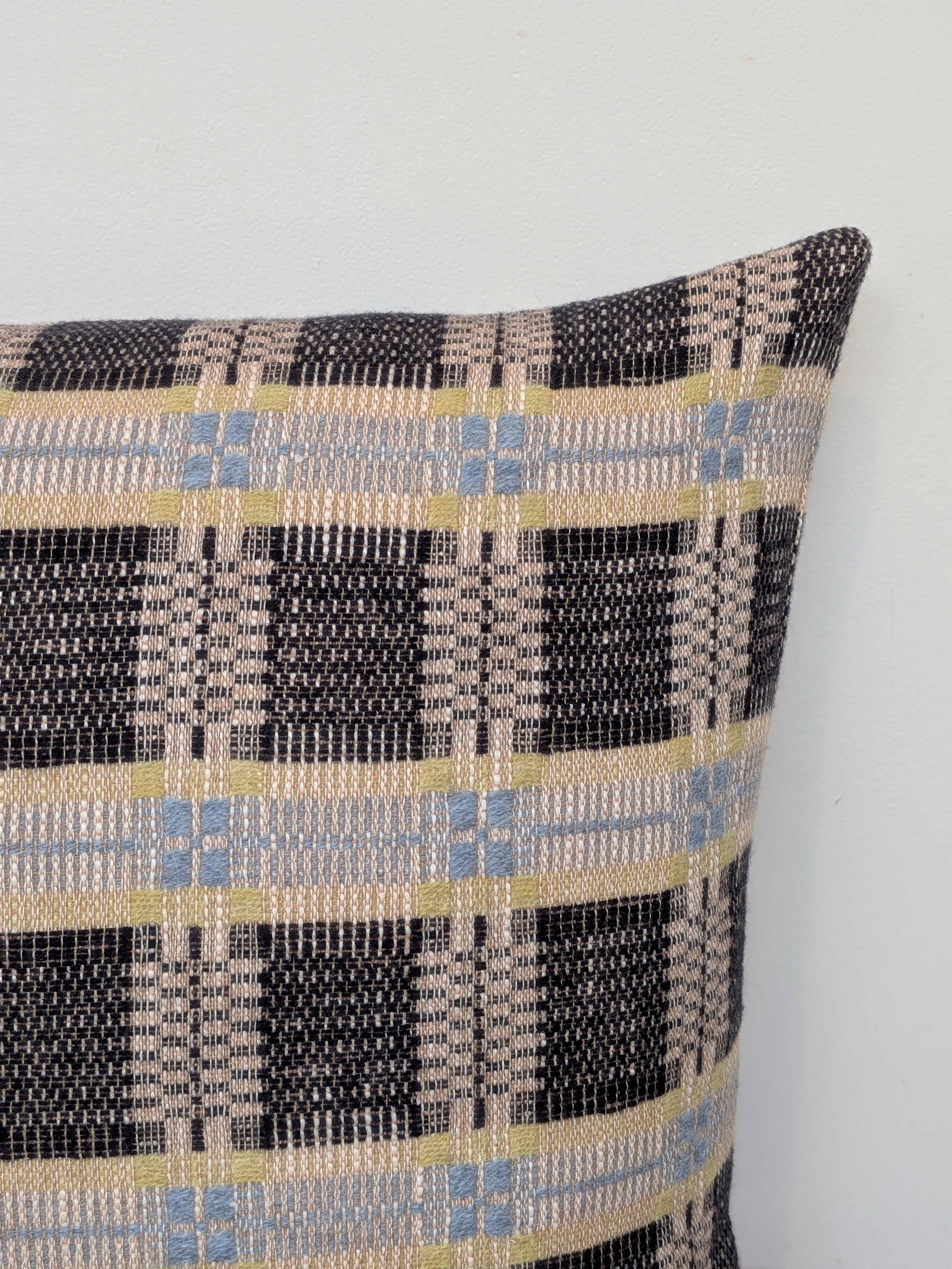 SCOTTY OVERSHOT CUSHION