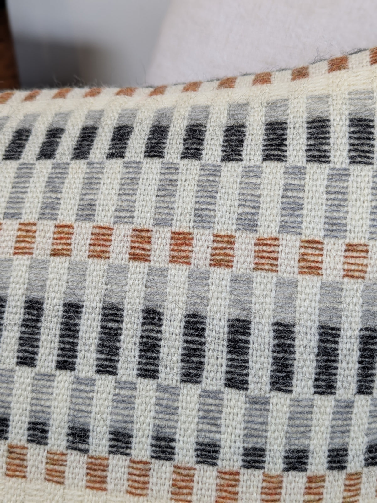 FELIX CUSHION IN OCHRE