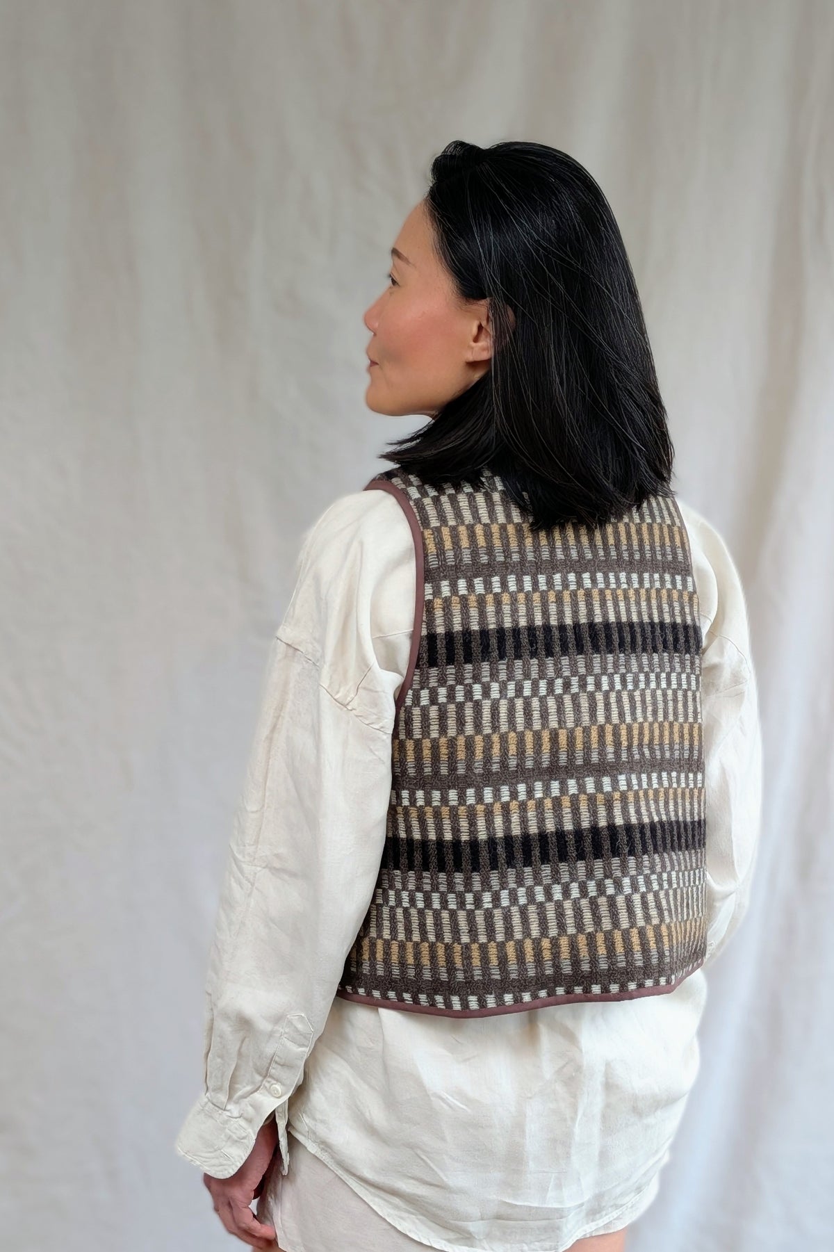 FELIX QUILTED WAISTCOAT IN COCOA