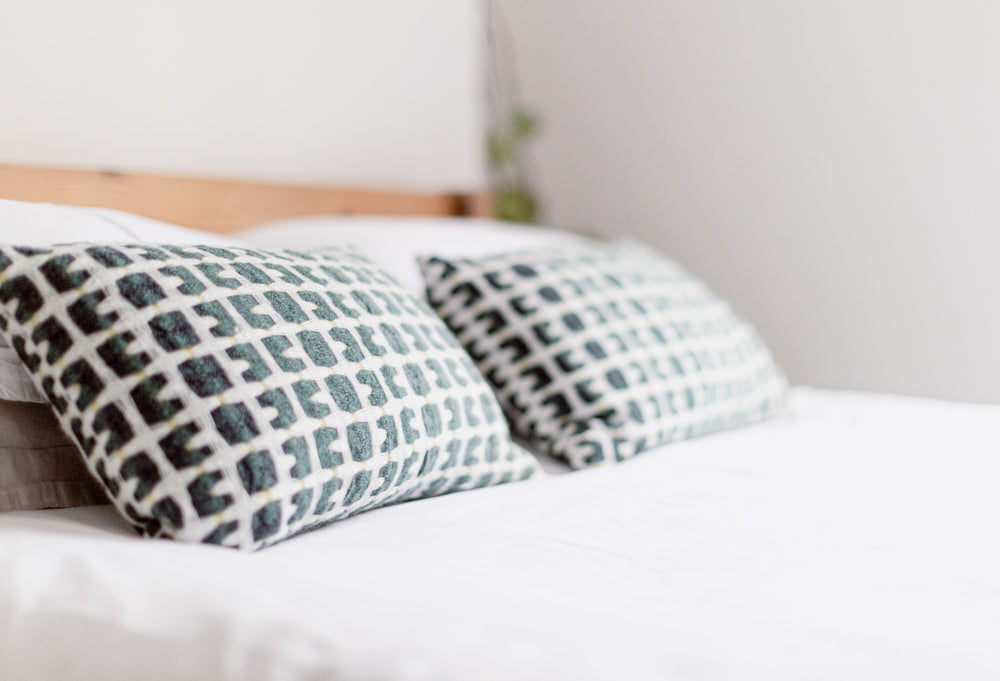 LAUREL DOUBLECLOTH CUSHION