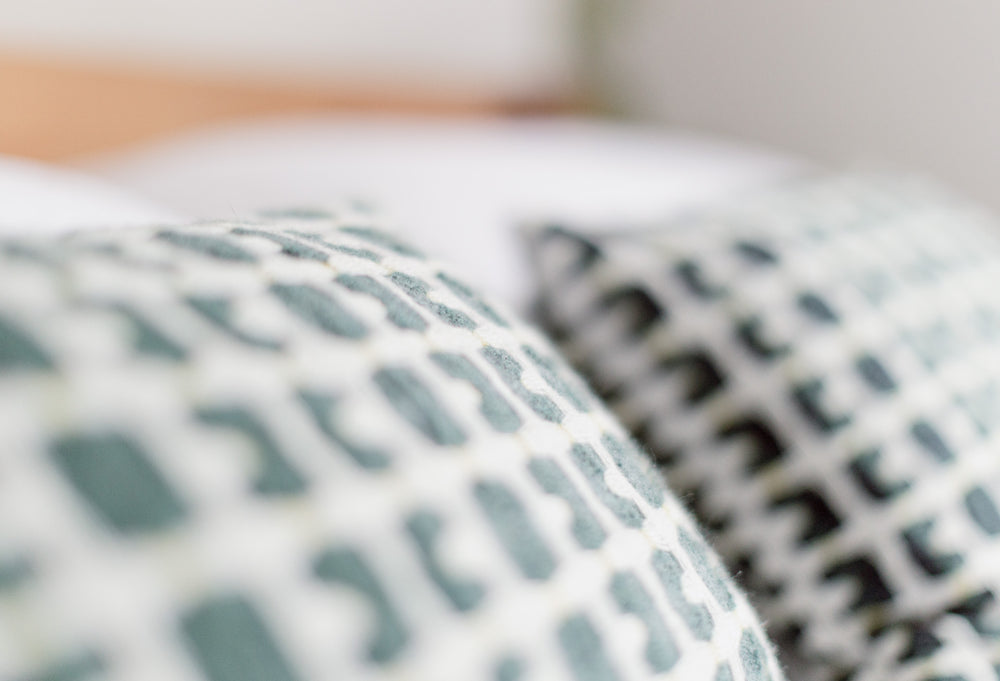 LAUREL DOUBLECLOTH CUSHION