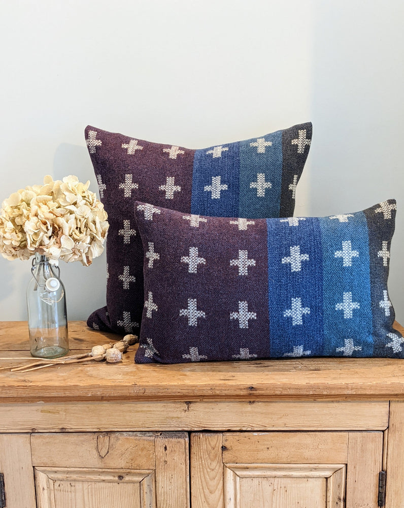 BEE CROSS CUSHION